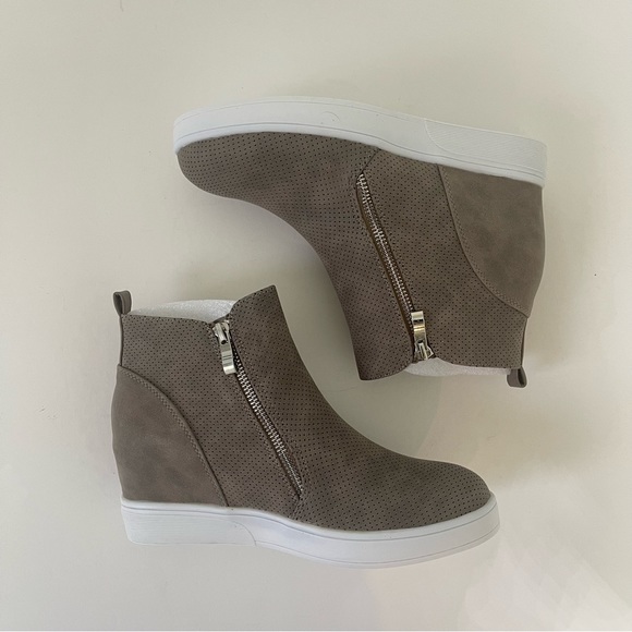 Journee Collection JOURNEE Penelope Wedge Heel Sneaker Taupe New- Duplicate - Picture 8 of 13